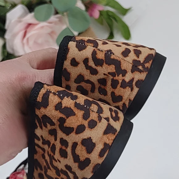 Time and Tru Leopard Print Flats with Black Trim - Picture 5 of 5